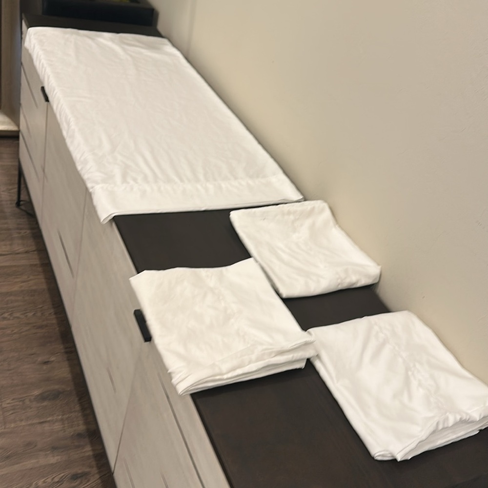 King Size Microfiber Sheet Set 6 Pieces 1 Fitted & 1 Flat Sheet + 4 Pillowcases